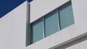 Elewacja Muzeum Sztuki Nowoczesnej w Warszawie