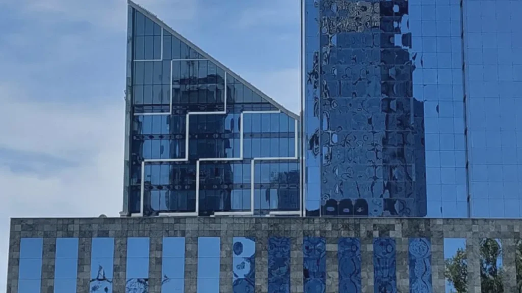 Analiza rynku nieruchomości Warszawa - Barbara Bur